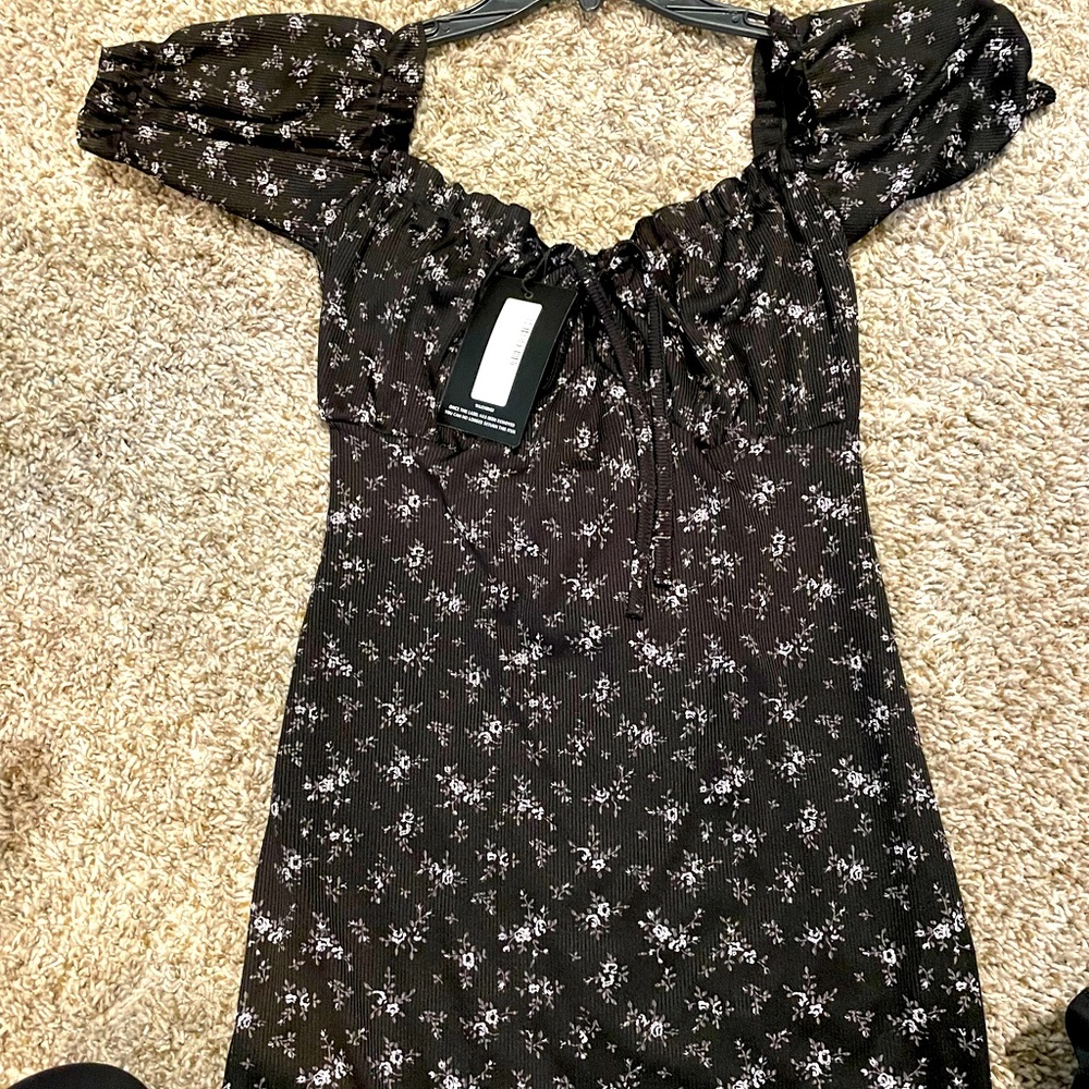 Pretty little things-bodycon dress